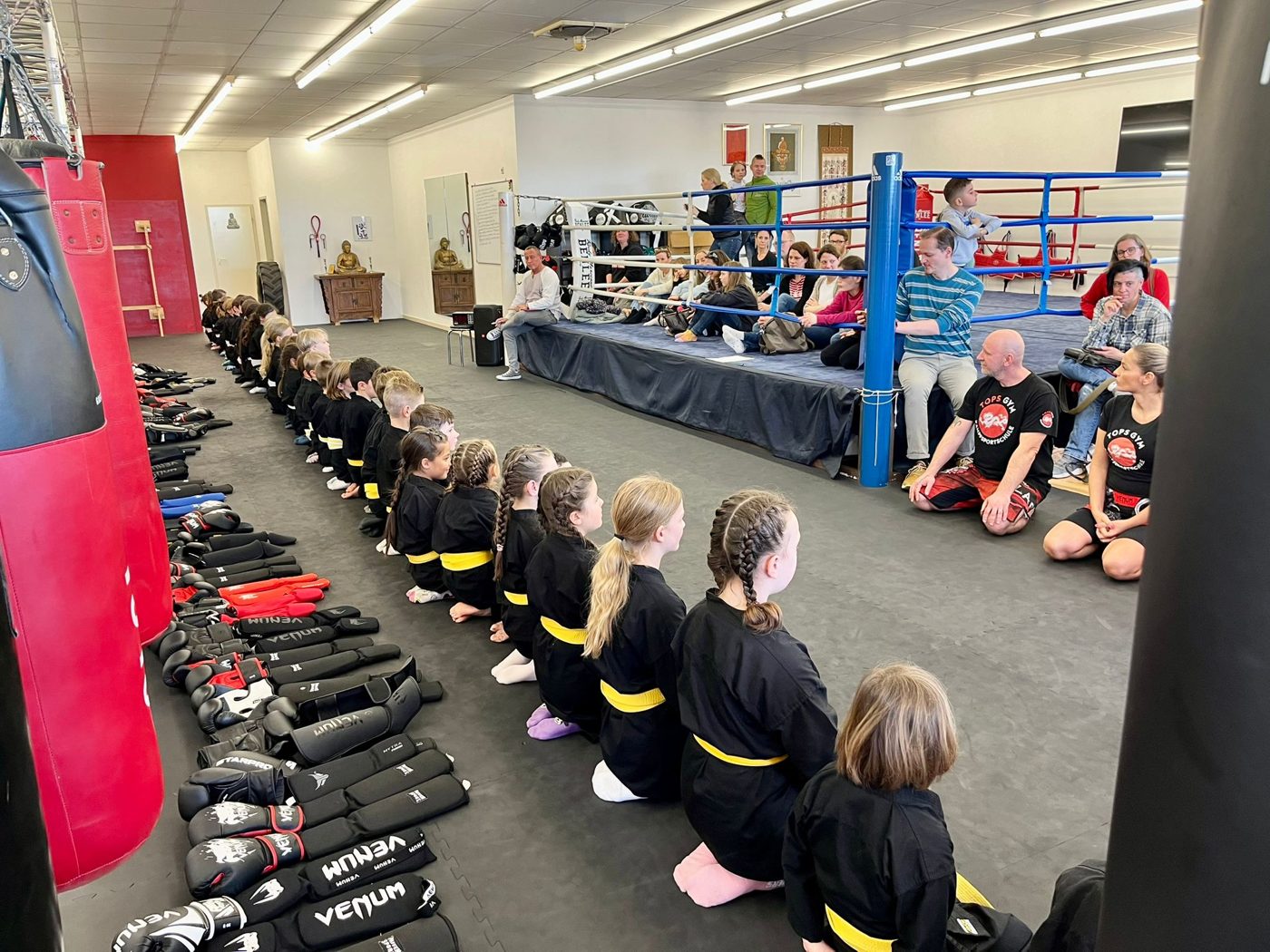 Dragons Kindertraining in der Kampfsportschule Tops Gym in Offenbach an der Queich
